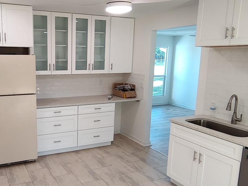 Thompson — photo 1