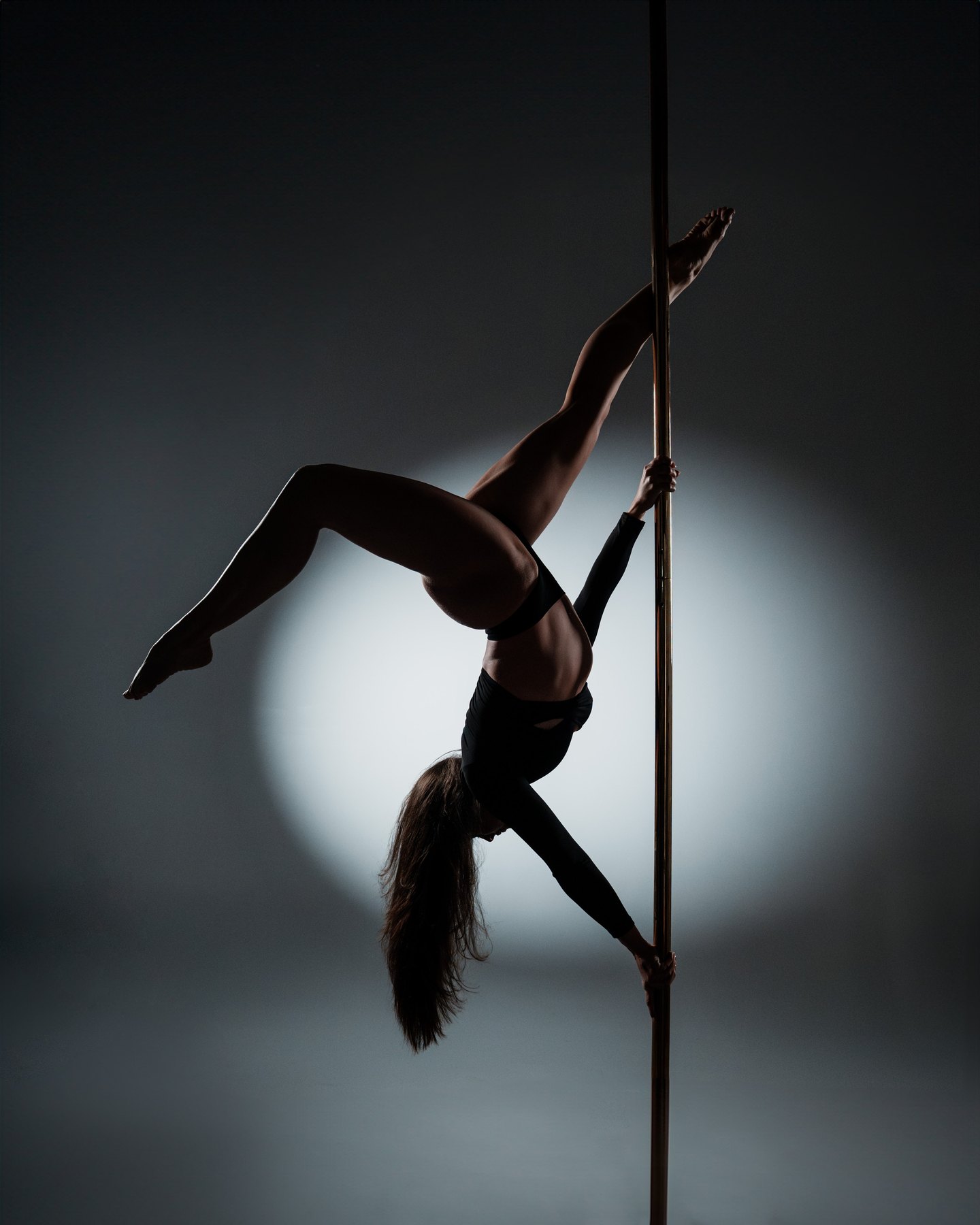 POLE · 2025