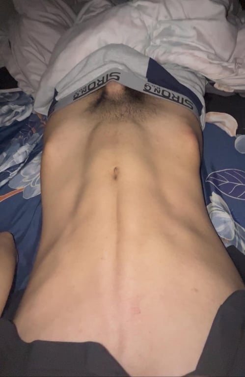 Desperate for a twink to jerk off with me😣