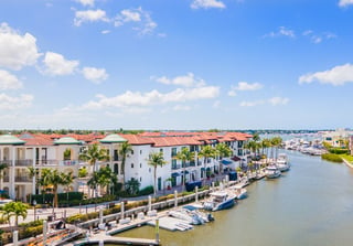 Naplesbay resort