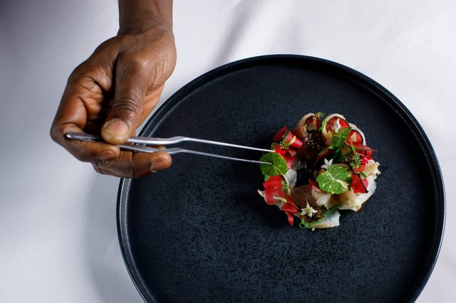 Hyde chic plating