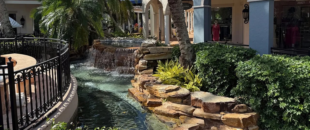 Promenade fountain