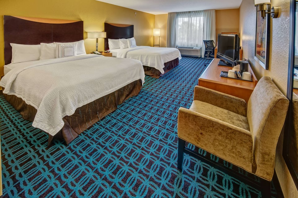 Rswfs guestroom 0028 hor clsc