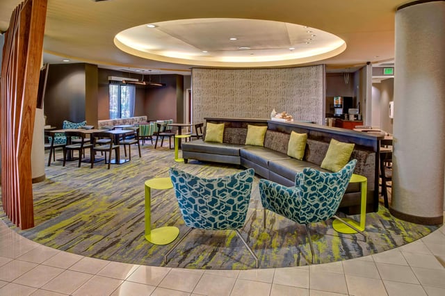 Rswns lobby 0043 hor clsc