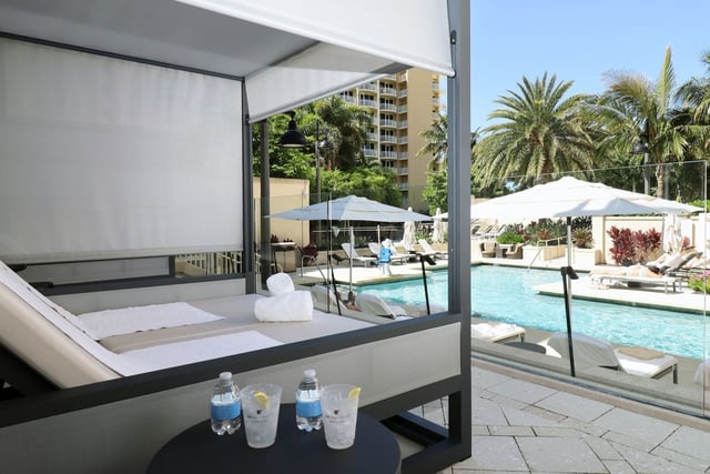 Jw mrkfl spa cabana 13066 Classic Hor