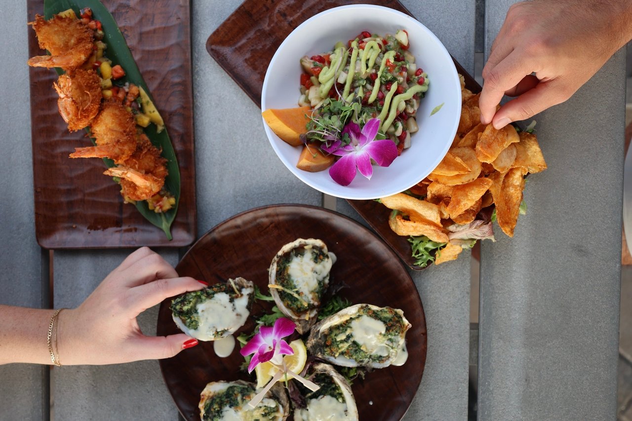 Snook inn plates