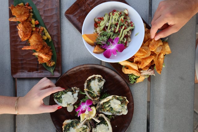 Snook inn plates