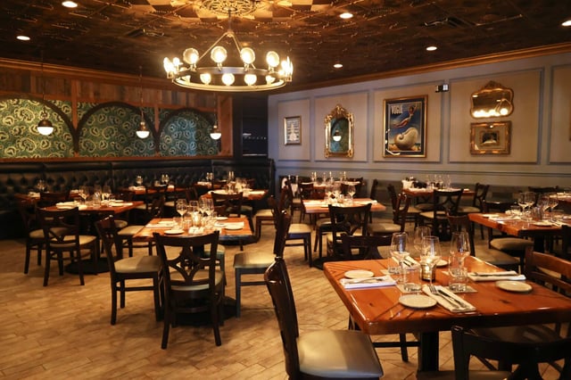Oyster Society Octopus Room 1536x1024
