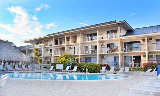 Cove inn pool