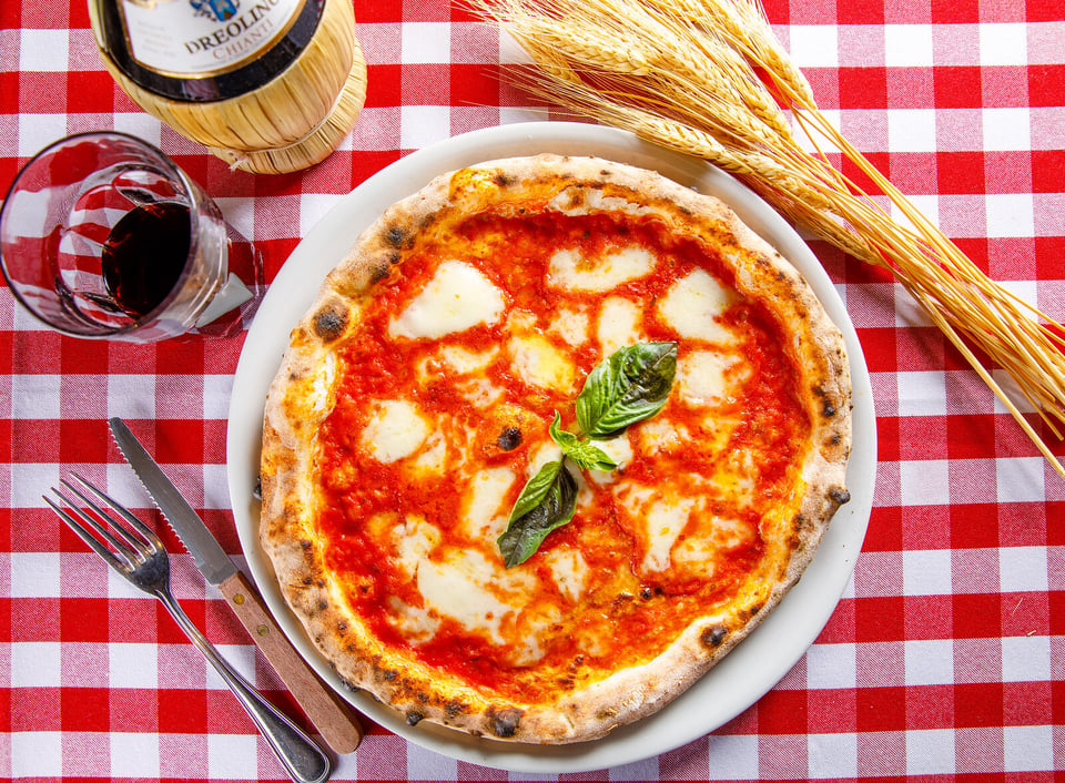 La trattoria pizza