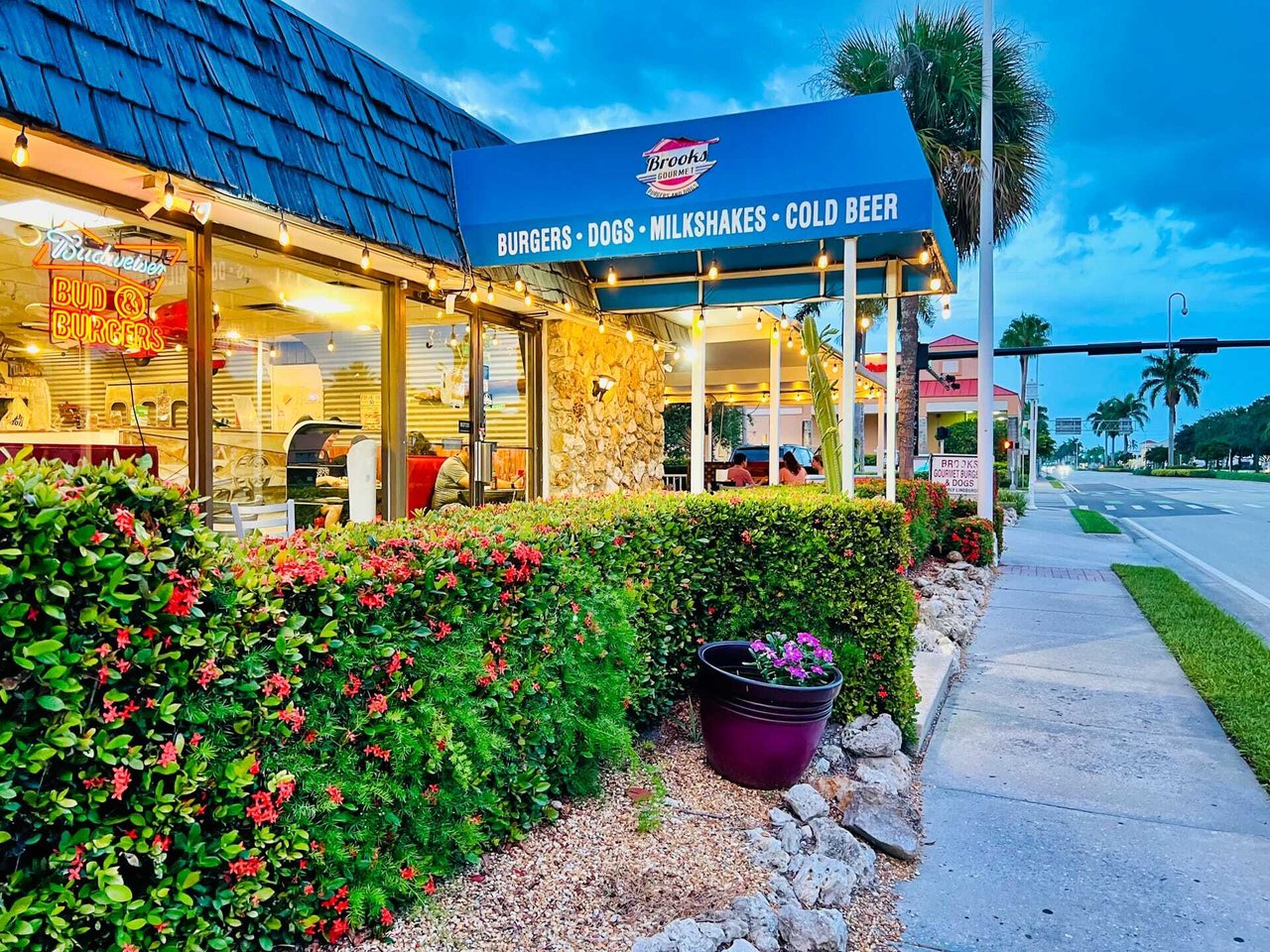 Brooks burgers family restaurant naples florida image00036