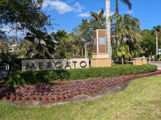 Mercato entrance
