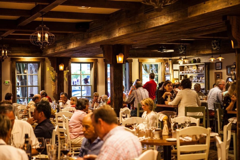 Osteria tulia inside