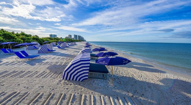 Naples grande 03 Pools Gallery Beach desktop