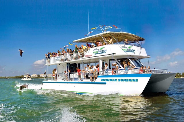 Pure family group boat tours