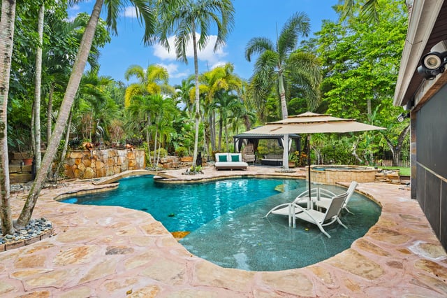 Golden Oaks 6300
