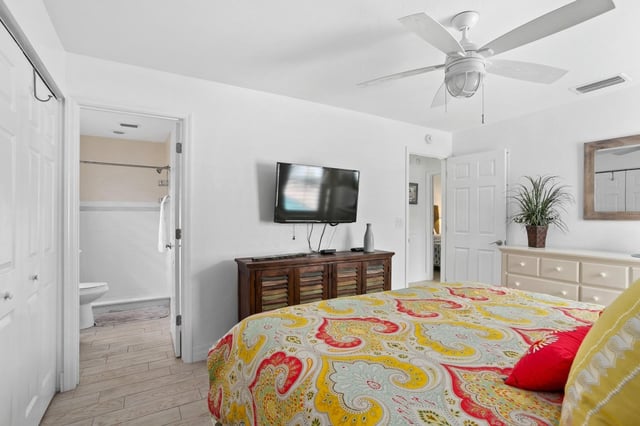 Naples Park · 534 96th Ave N