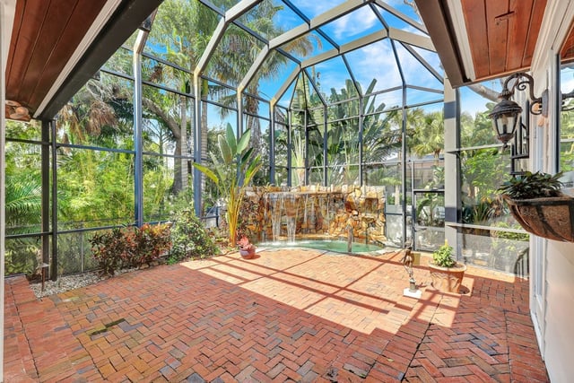 Olde Naples · 263 10th Ave S