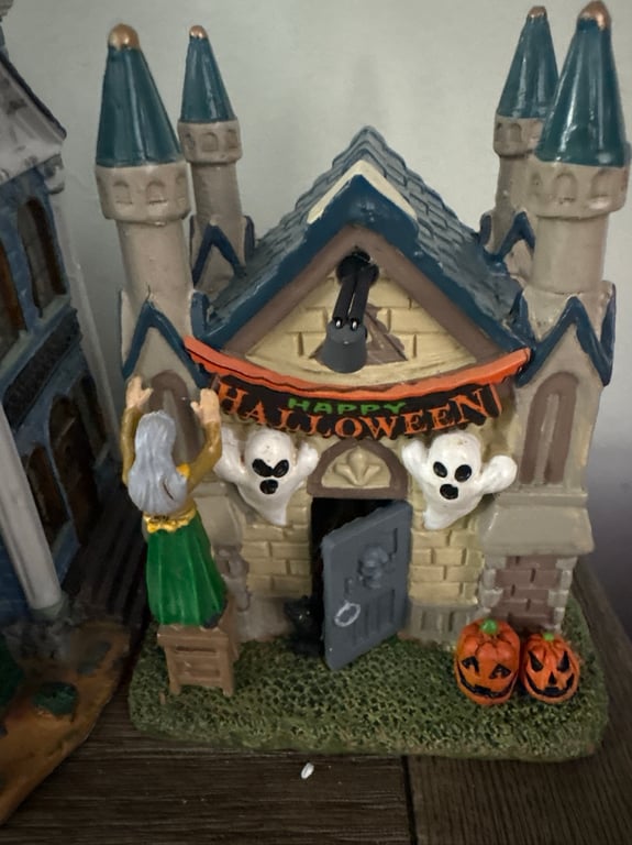 Dreary Decorations