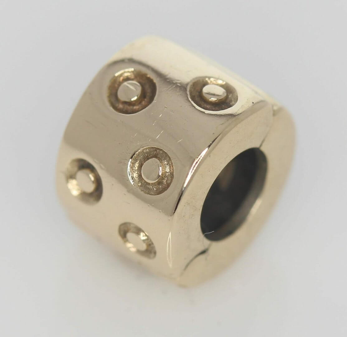 24101811-pandora-14ct-gold-spotted-fixed-clip-charm-750345-ale-585