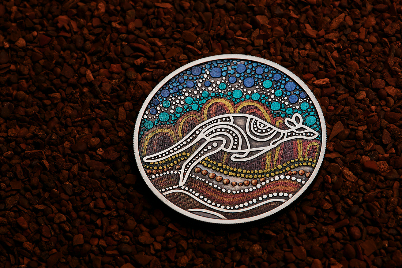 kangaroo 23N02AAA-2023-kangaroo-yongka-2oz-silver-antiqued-coloured-coin