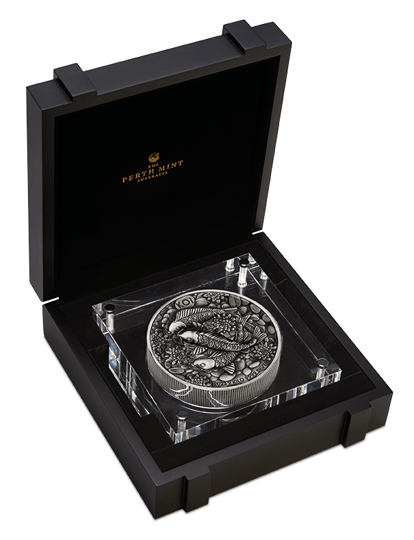 23P74AAA-2023-koi-fish-2-kilo-silver-antiqued-high-relief-coin