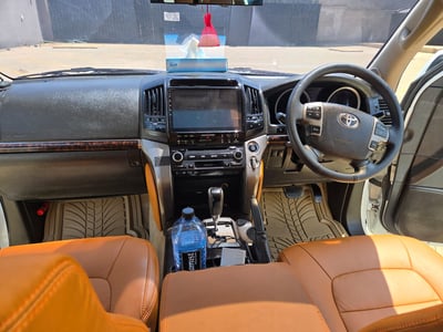 Toyota Land Cruiser  (2010) Interior image
