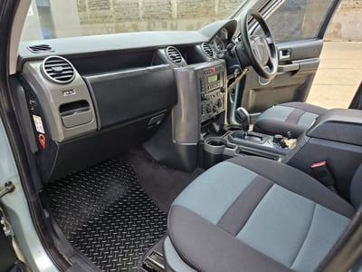 Land Rover Discovery  (2009) Interior image