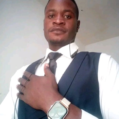 Shiku Lecks - Malawi artist on MalawiSongs