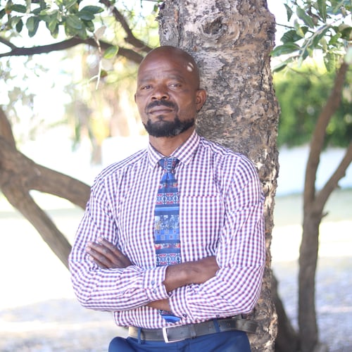 L G Panulo - Malawi artist on MalawiSongs