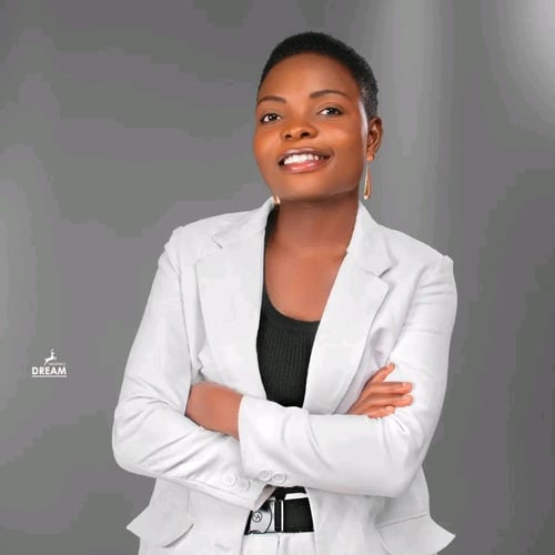 Eliza Chibwe - Malawi artist on MalawiSongs