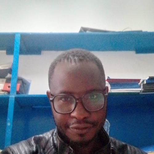 Che Aubrey - Malawi artist on MalawiSongs