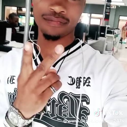 Loverboy De Small - Malawi artist on MalawiSongs