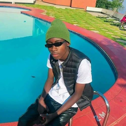 Em Toren - Malawi artist on MalawiSongs