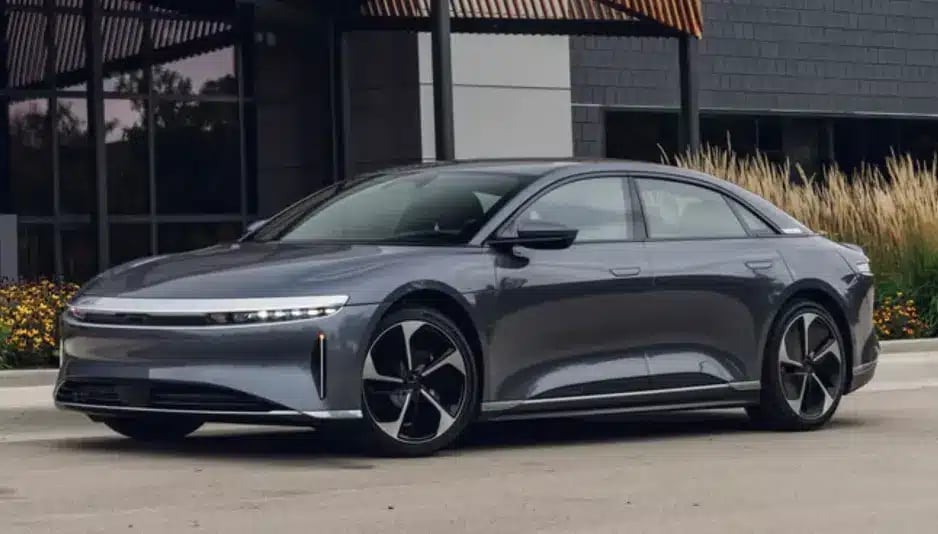Real estate agent Lucid Air Pure