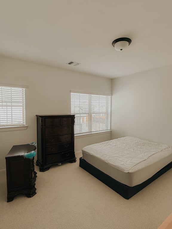 Empty Room Ceiling Fan Tv