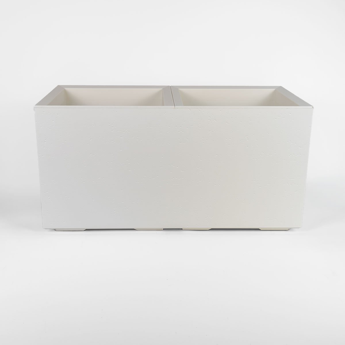 Wydłużony kwietnik Karo Eco 80x40x40 cm imitujący beton, kremowy, na kółkach. Do ogrodu i na taras.