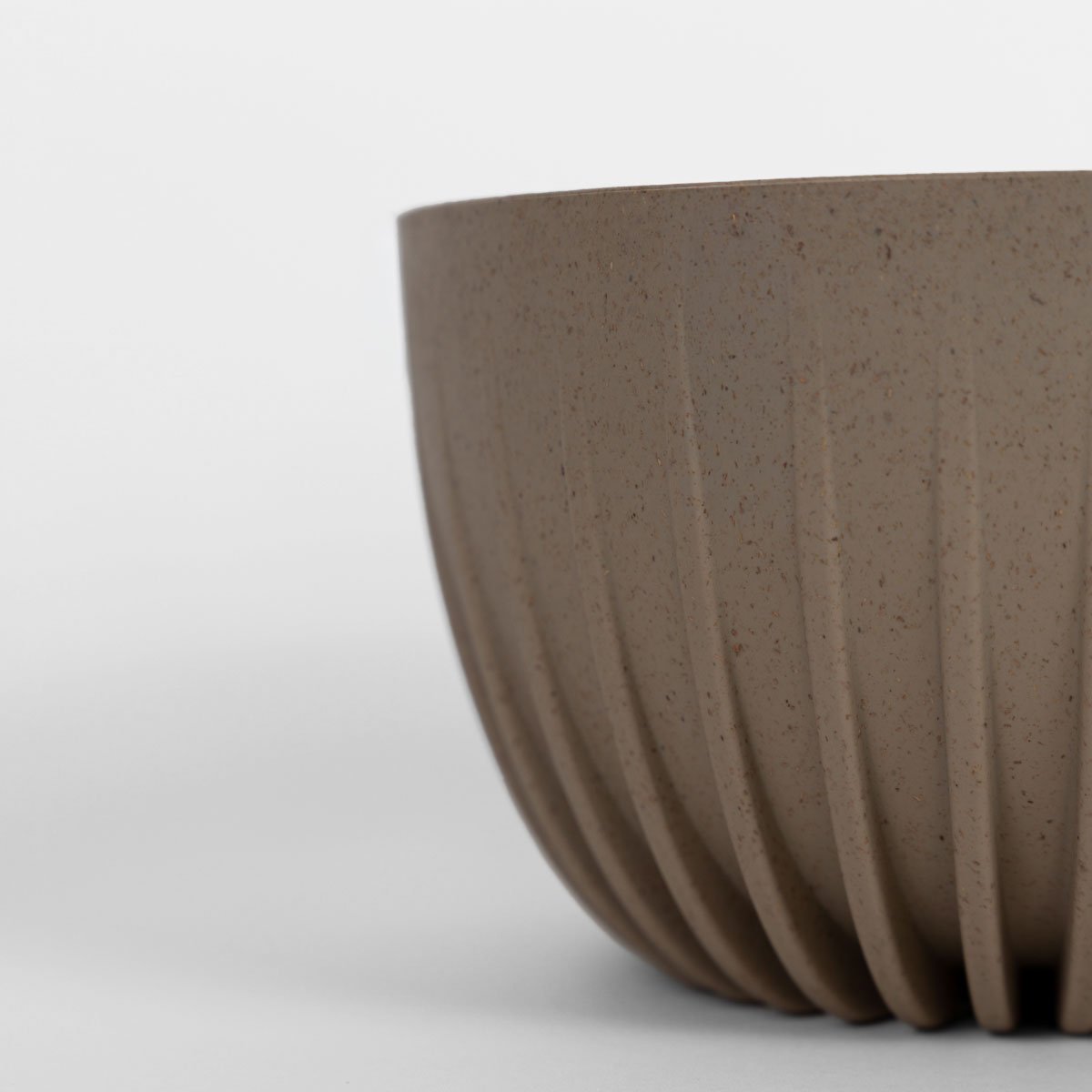 Misa-doniczka 24 cm Mira Eco Coffee z domieszką łupin kawy, kolor latte, pojemność 3,6 l.