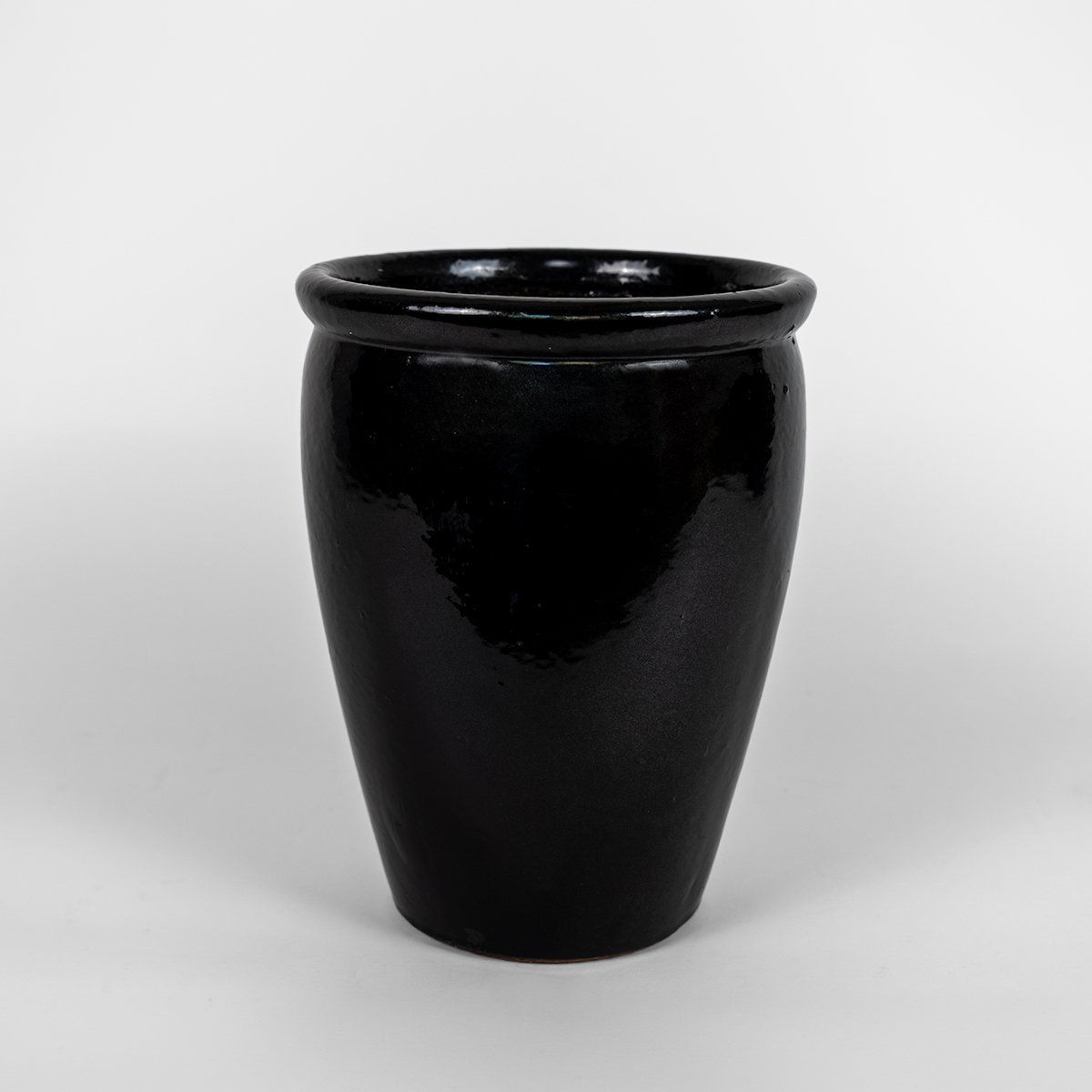 Ceramiczny wazon Delta w kształcie dzbana, czarny, szkliwiony, mrozoodporny.