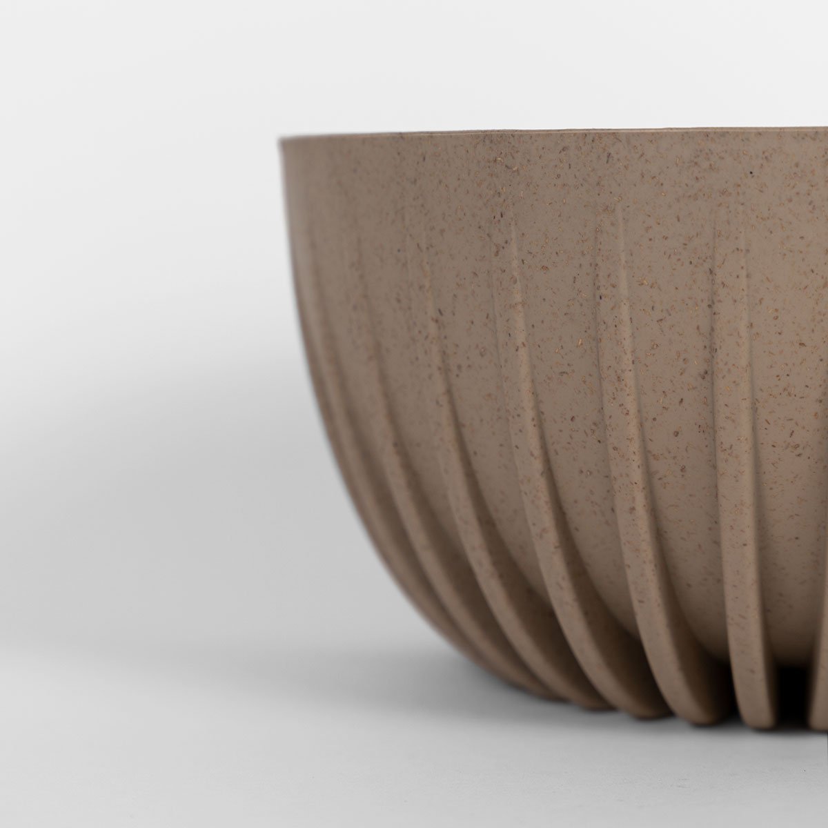 Misa-doniczka Mira Eco Coffee 30 cm z domieszką łupin kawy, kolor latte, pojemność 6,3 l.