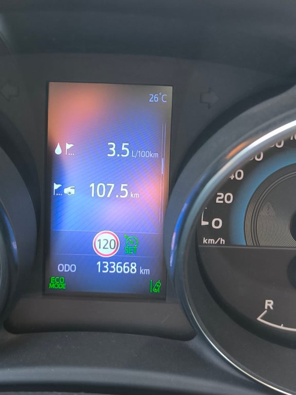 Тойота Auris Fancy 1.8HSD (Комби), VVT-i, e-CVT безстепенна скоростна кутия. 136к.с - снимка 15 от 17