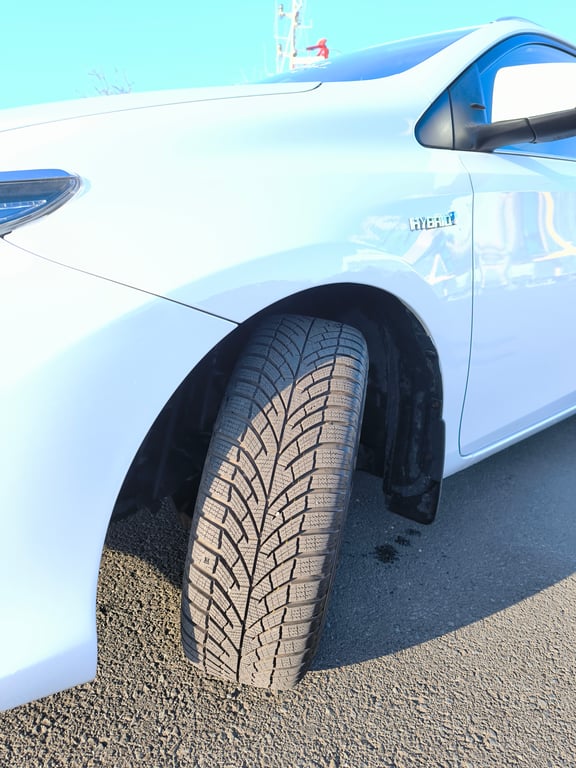Тойота Auris Fancy 1.8HSD (Комби), VVT-i, e-CVT безстепенна скоростна кутия. 136к.с - снимка 4 от 17