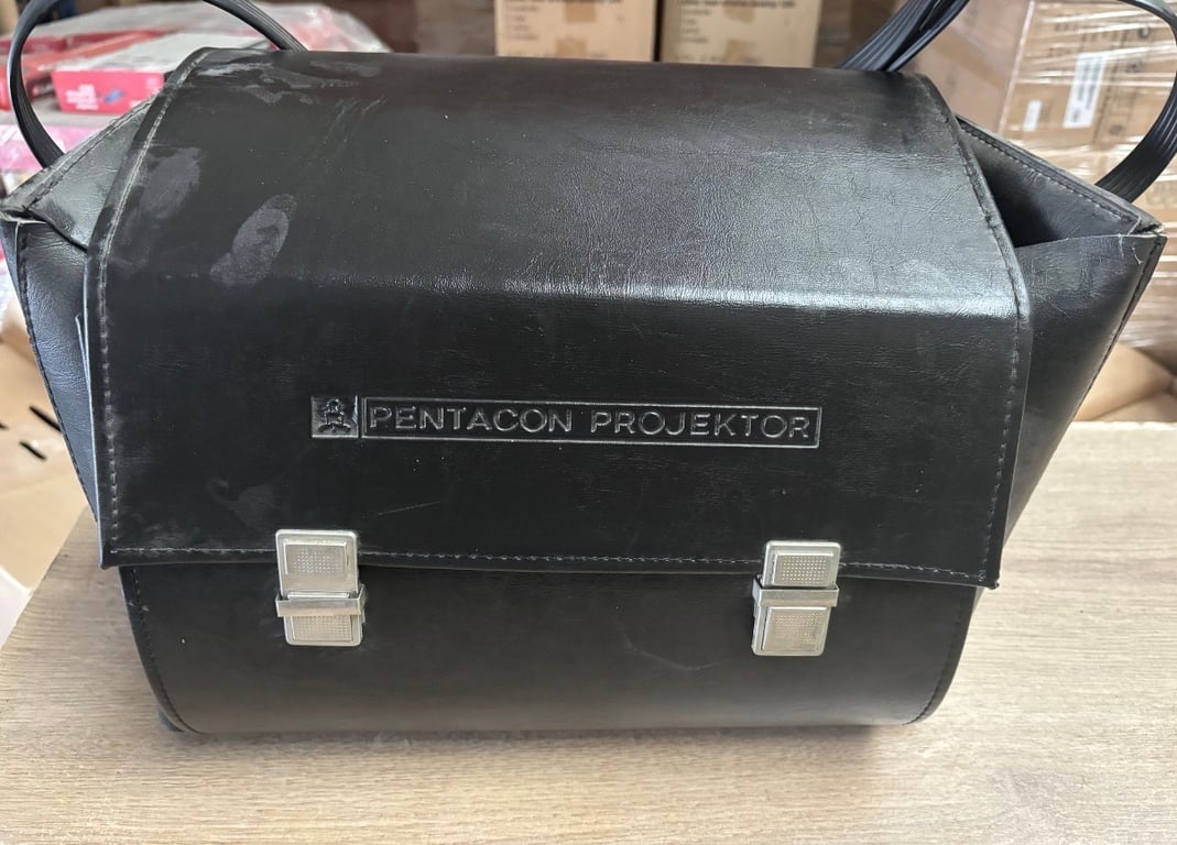 Стар прожекционен апарат Pentacon Av 100 Auto - снимка 3 от 3