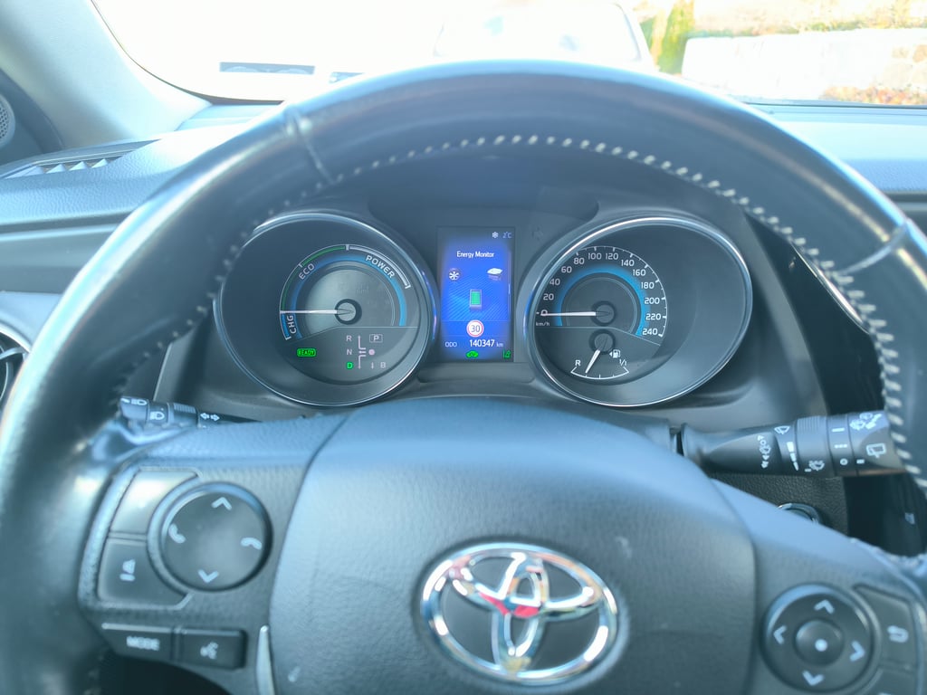 Тойота Auris Fancy 1.8HSD (Комби), VVT-i, e-CVT безстепенна скоростна кутия. 136к.с - снимка 8 от 17