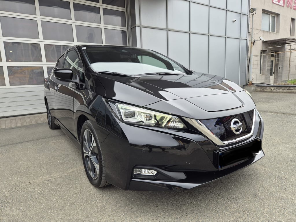 Nissan Leaf Tekna - снимка 2 от 14