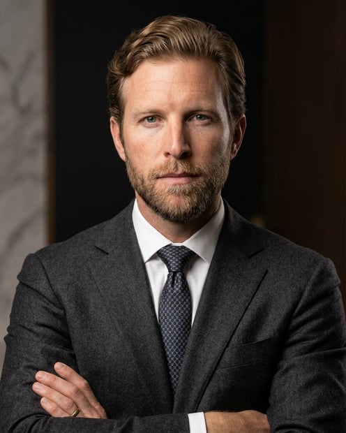 Charcoal Editorial Studio · Top Producer Signature Look headshot example
