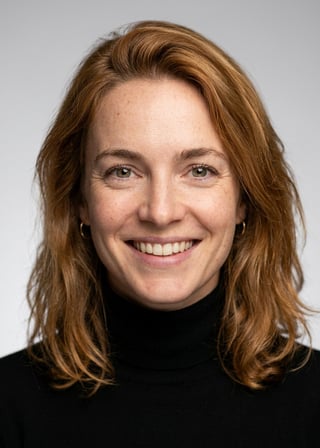 Professional AI LinkedIn headshot in Fitted black turtleneck on Neutral Gradient / Light Grey