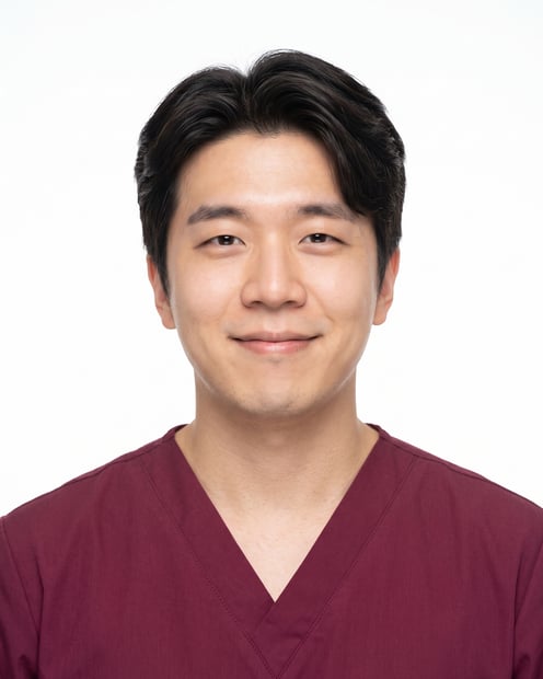 Beispiel für White Studio · Wine Scrubs-Headshot