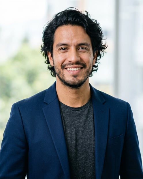 Natural Light · Navy Blazer & Tee headshot example