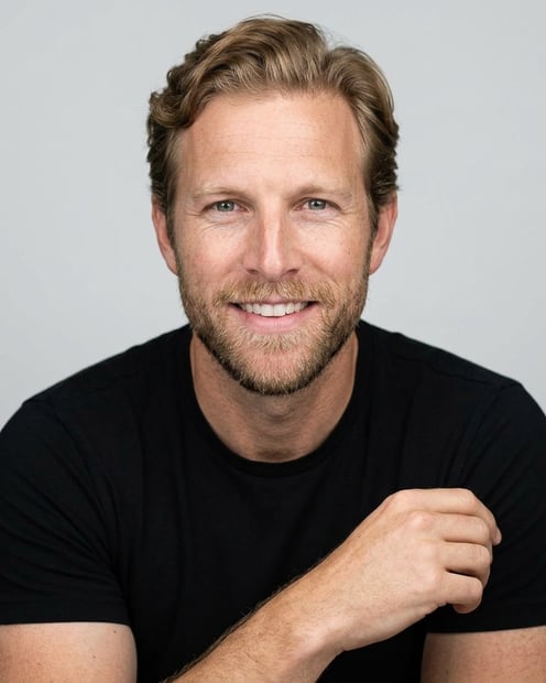 Light Cool-Grey Seamless · Black Short-Sleeve Tee headshot example